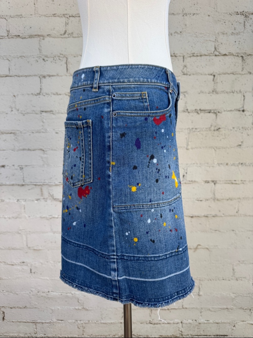 Alice + Olivia Coletta Denim Mini Skirt Splatter Paint Size 4 (28) - Picture 6 of 14